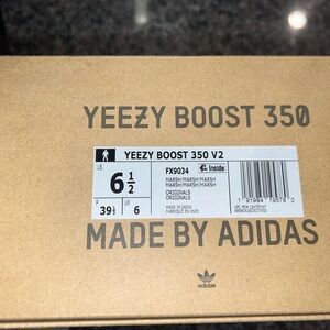 YEEZY MARSH / reflective.